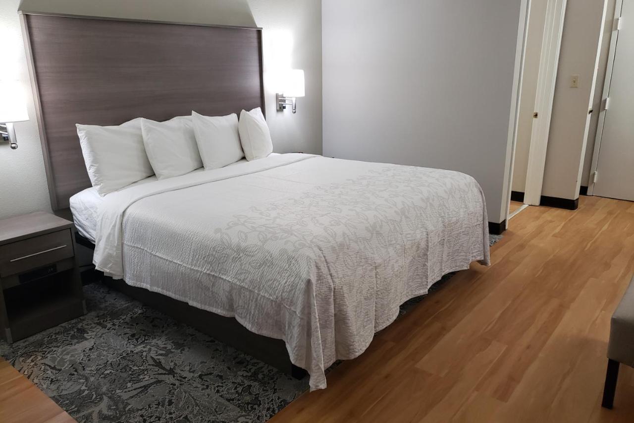 Red Roof Inn Мос Пойнт Екстериор снимка