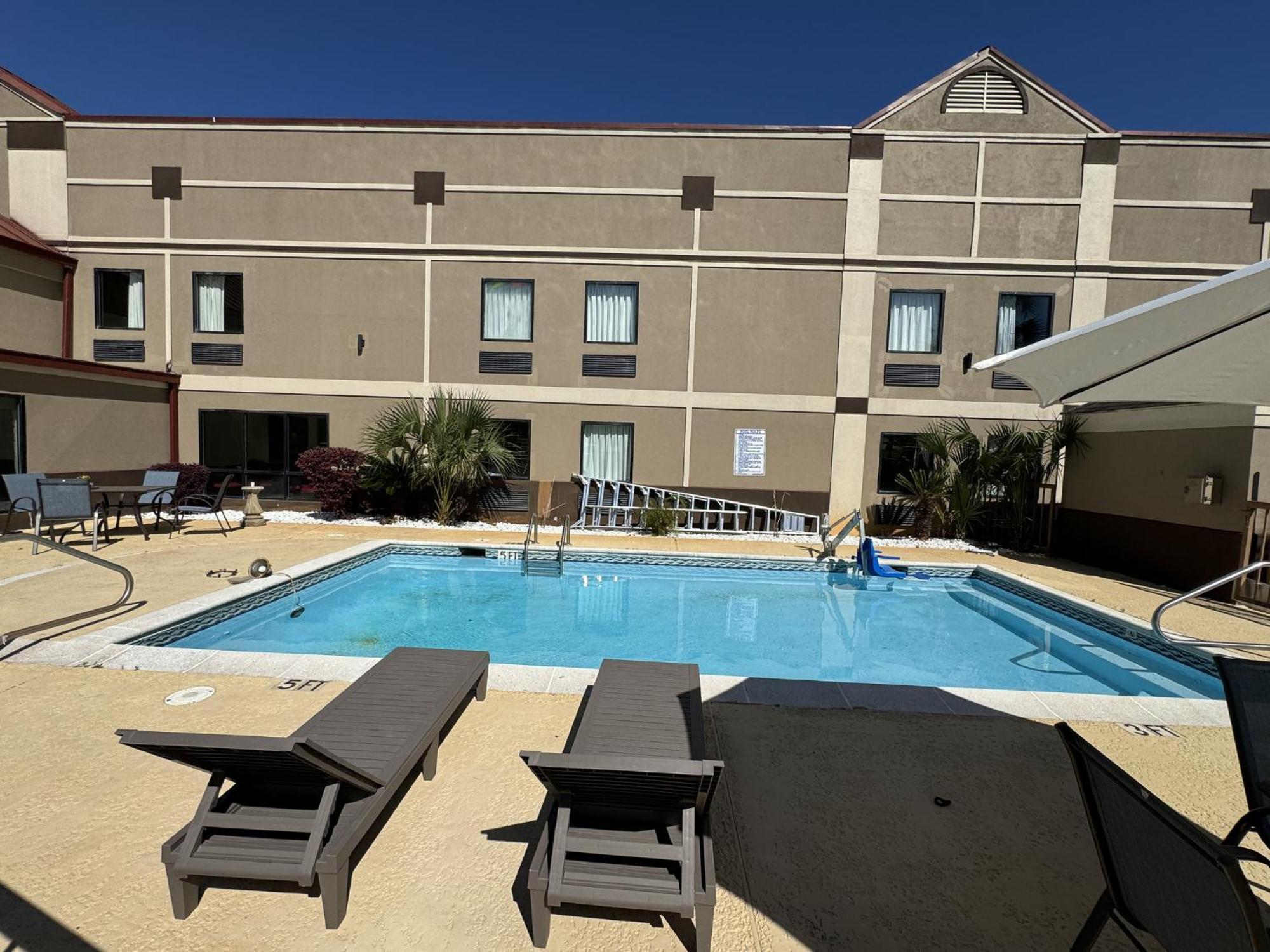 Red Roof Inn Мос Пойнт Екстериор снимка
