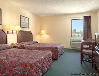 Red Roof Inn Мос Пойнт Стая снимка